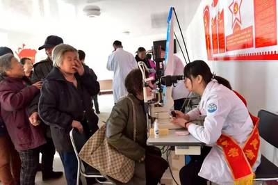 团市委联合多部门开展爱心义诊大型公益活动，组织服务贴心高效